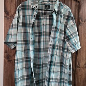 G.H. Bass & Co. Men's Blue and Gray Plaid Button Down Shirt